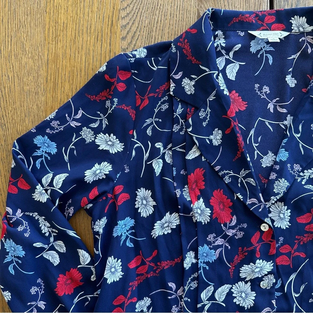 Nanette Lepore Chiffon Floral Print Pleated Top Career Blouse Women's Size M - Picture 4 of 16